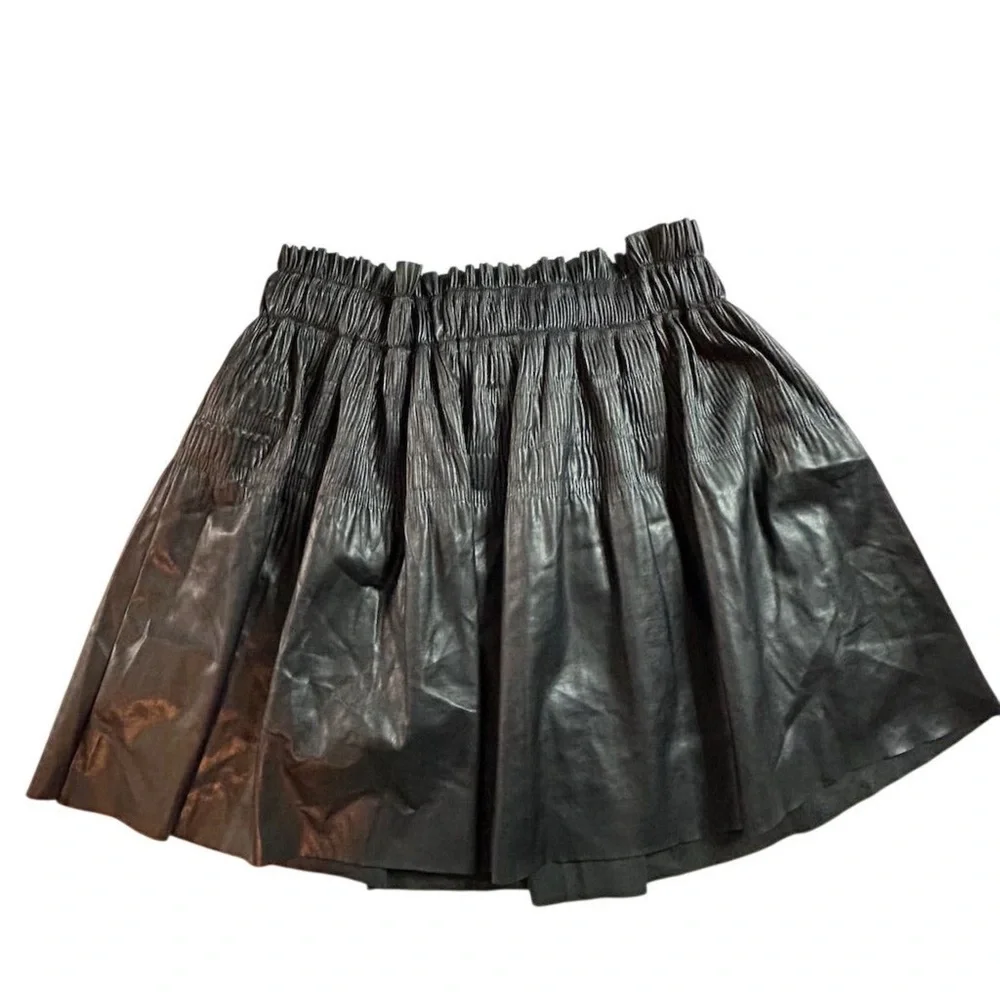 7‎ For All Mankind Women's Black Faux Leather Mini Skirt Size M pleated Lined